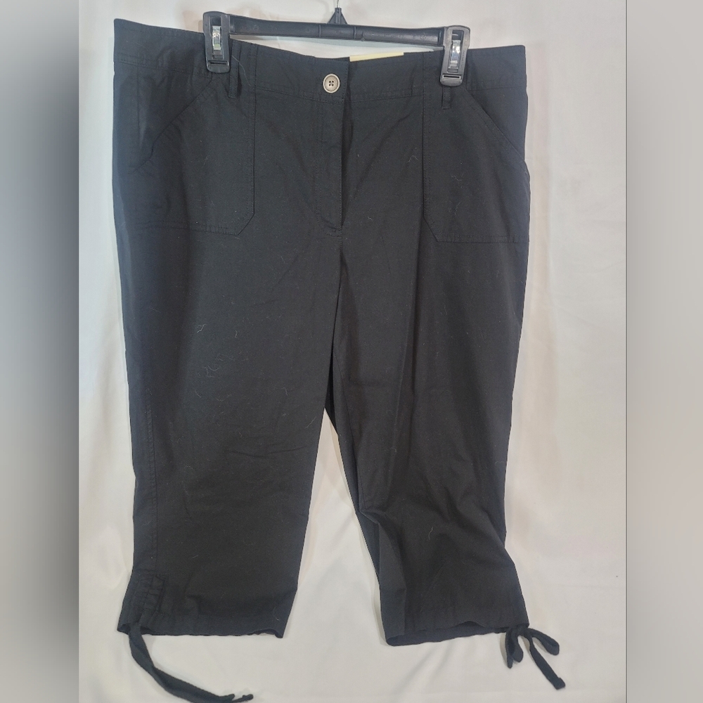 womens studio works black capris, size 16, nwt